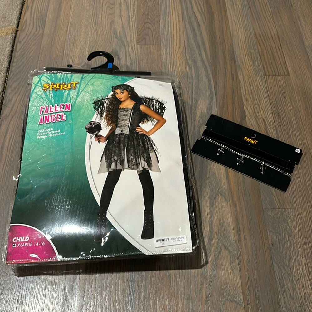 Halloween girl costume NWOT 12-14 w cross necklace